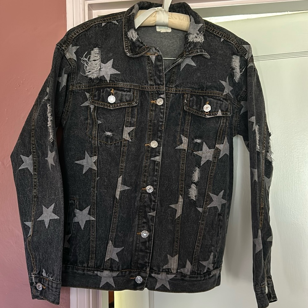 Denim Star distressed  jacket with 2 side pockets, 10 silver buttons. EUC. CUTE!